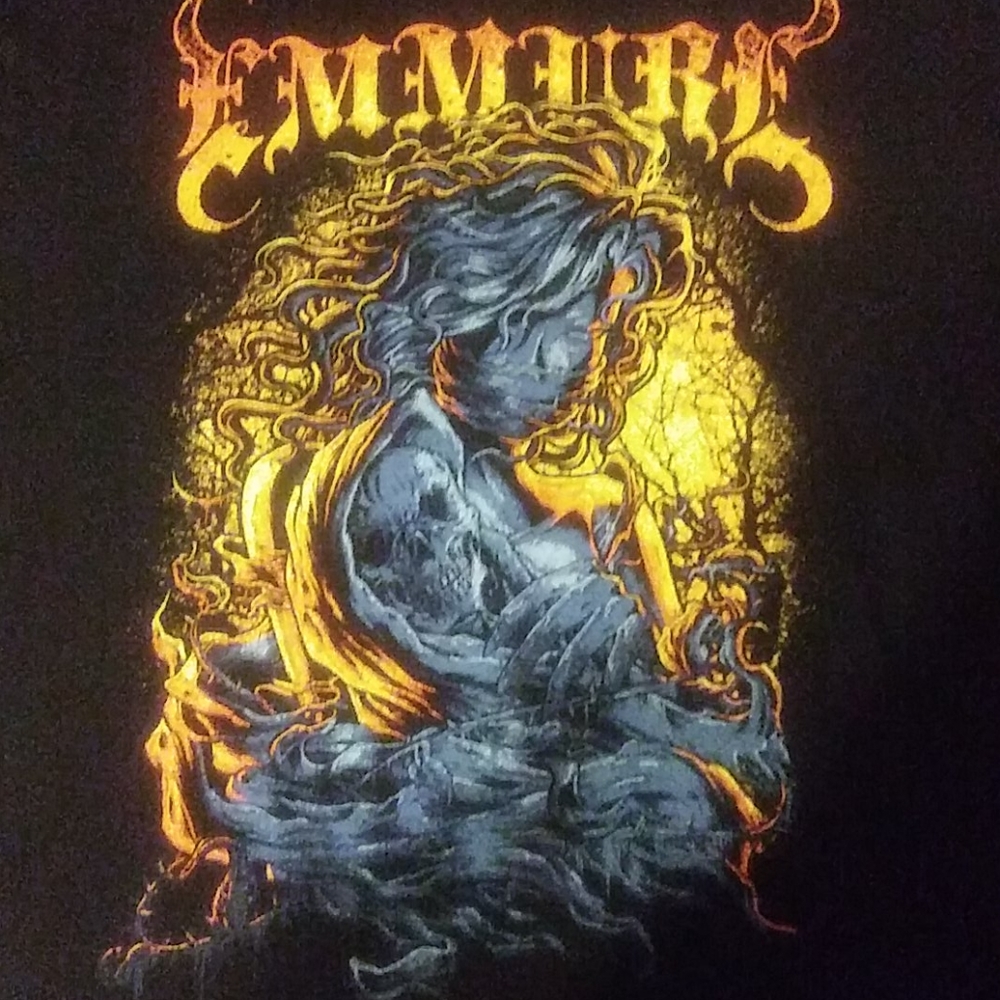 EMMURE TSHIRT SIZE LARGE